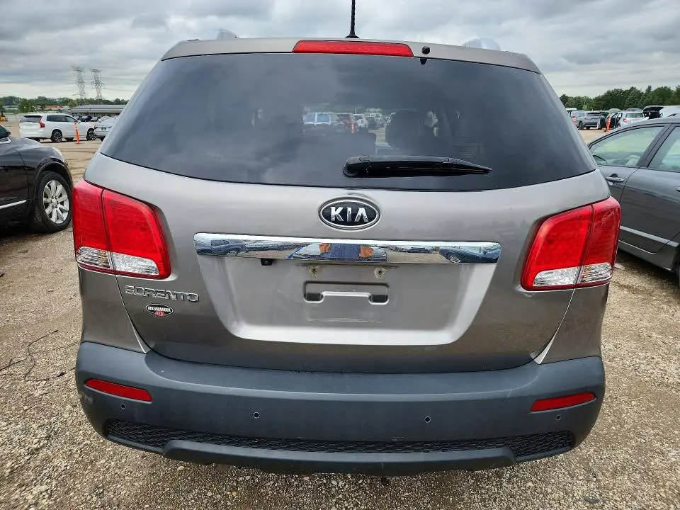 2011 KIA SORENTO LX  