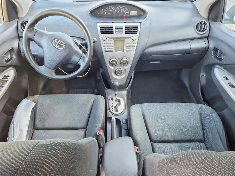 2010 TOYOTA YARIS BASE  