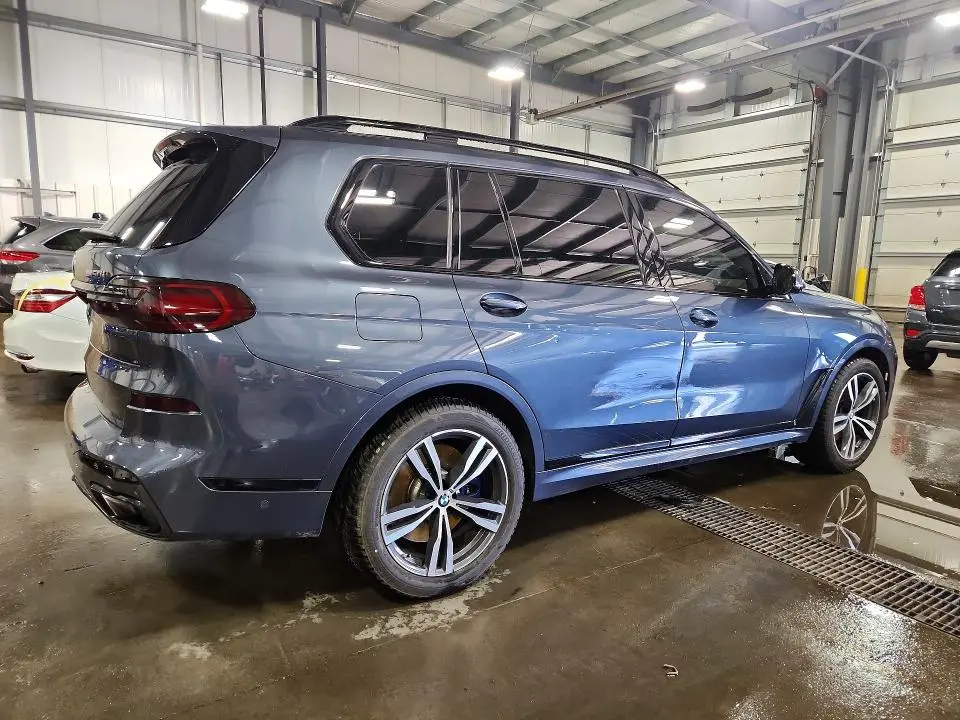 2022 BMW X7 M50I  