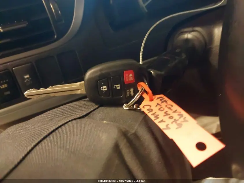 2014 TOYOTA CAMRY SE