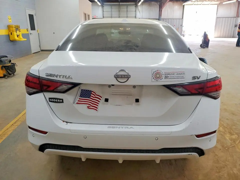 2024 NISSAN SENTRA SV  