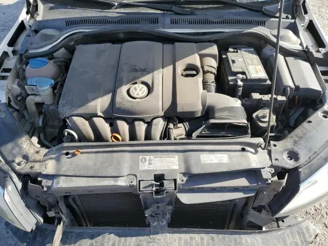 2013 VOLKSWAGEN JETTA SE  