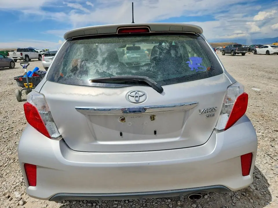 2013 TOYOTA YARIS 5-DOOR SE  