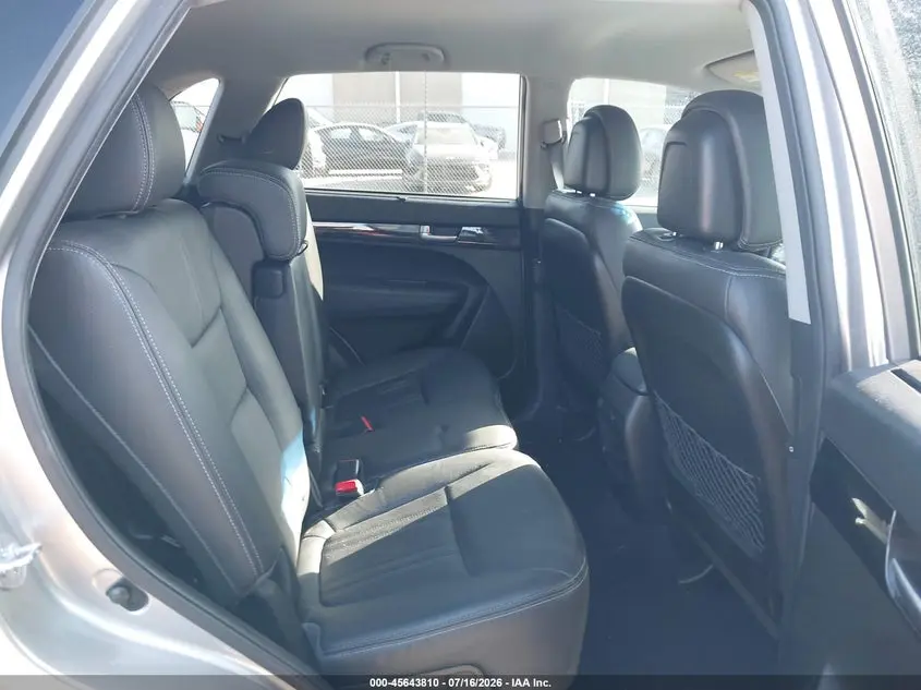 2014 KIA SORENTO LX