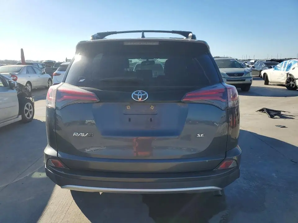 2016 TOYOTA RAV4 SE  