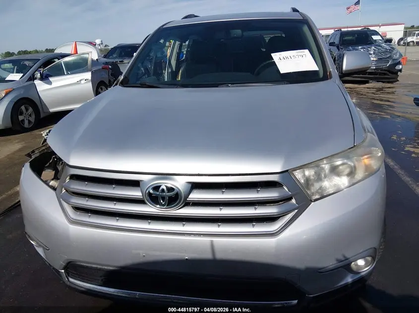 2013 TOYOTA HIGHLANDER SE V6