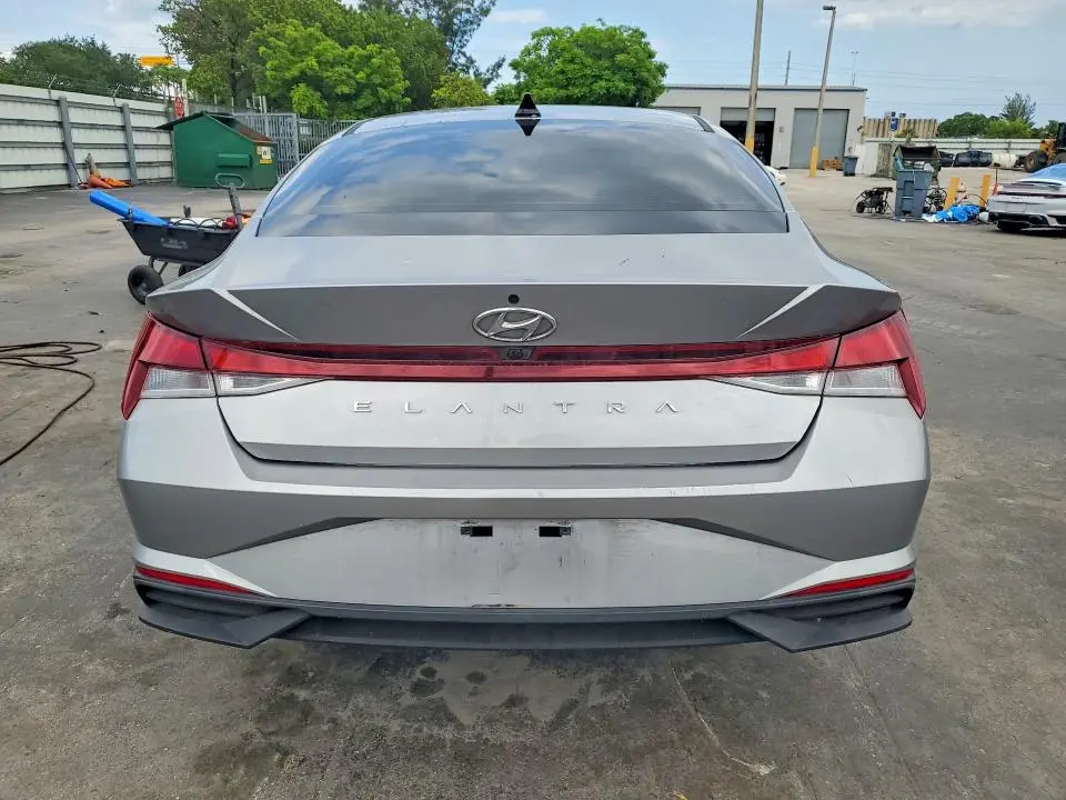 2021 HYUNDAI ELANTRA SEL  
