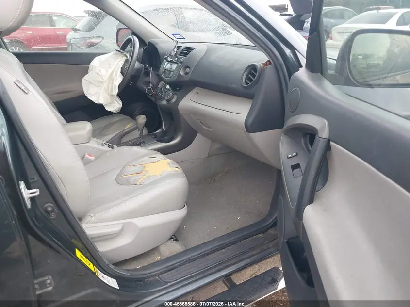 2011 TOYOTA RAV4  