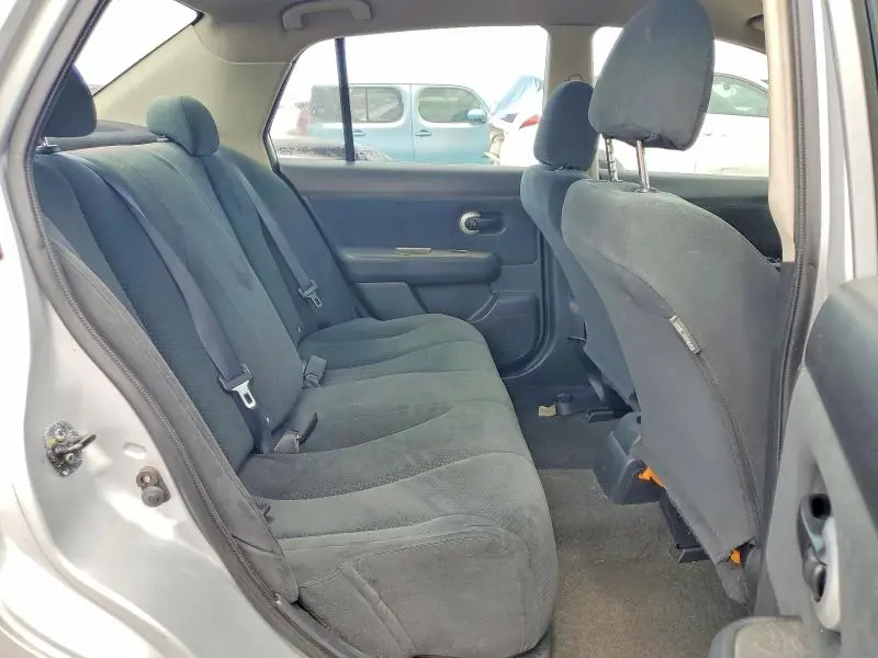 2010 NISSAN VERSA 1.8 S  