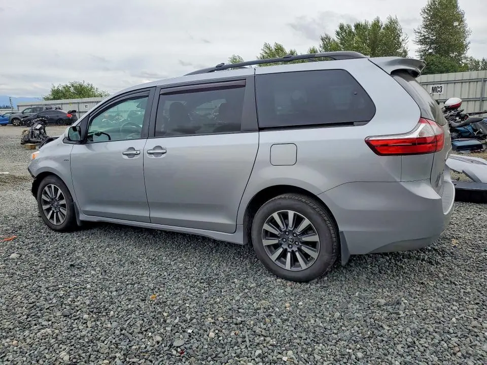 2018 TOYOTA SIENNA XLE PREMIUM 7-PASSENGER  