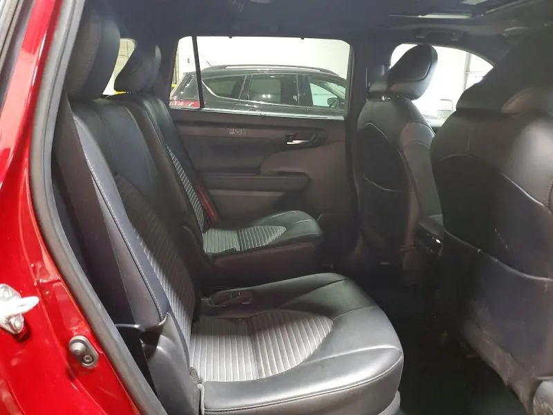 2021 TOYOTA HIGHLANDER XSE  