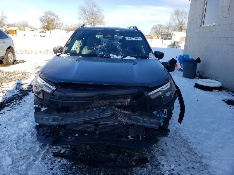 2025 SUBARU FORESTER   