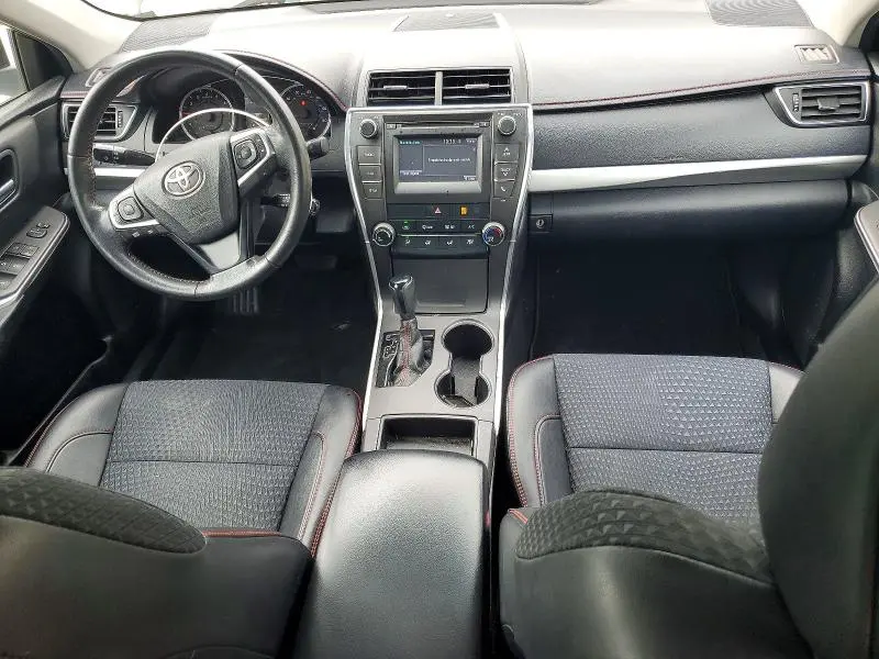 2015 TOYOTA CAMRY SE  
