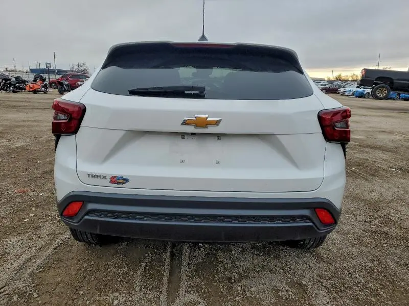 2024 CHEVROLET TRAX LS  