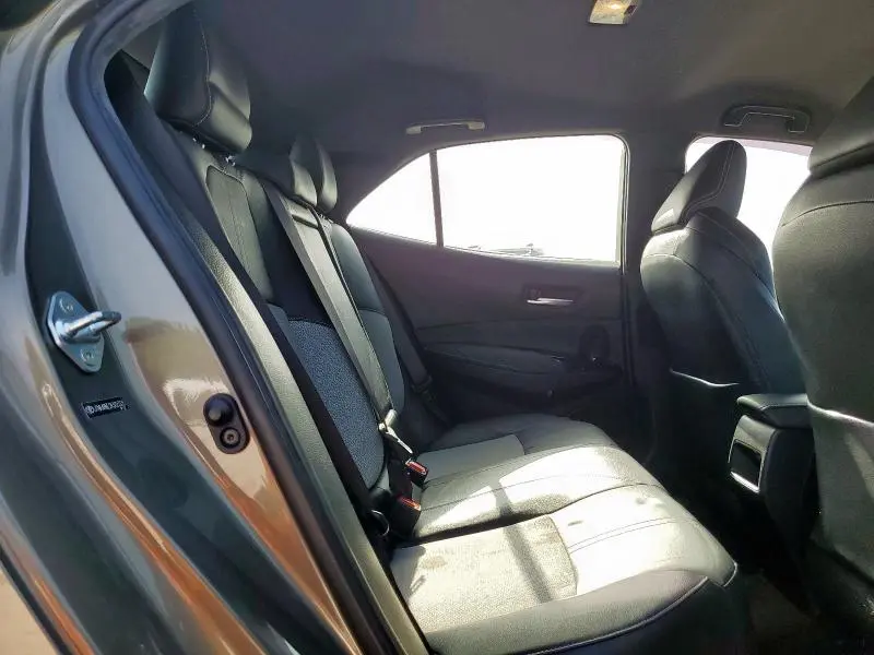 2019 TOYOTA COROLLA SE  