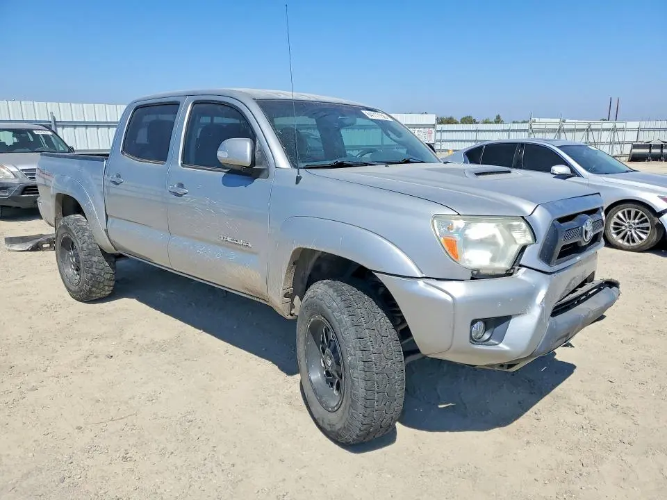 2015 TOYOTA TACOMA V6  