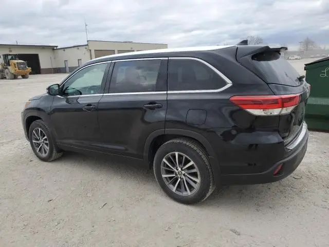2019 TOYOTA HIGHLANDER SE  