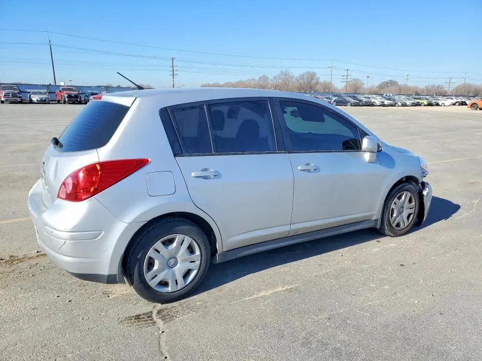 2011 NISSAN VERSA 1.8 S  