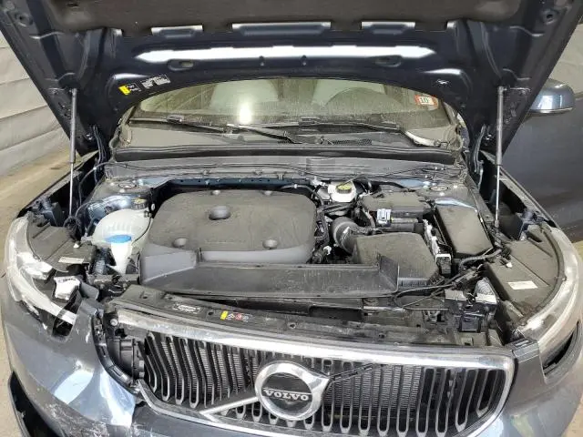 2021 VOLVO XC40 T5 MOMENTUM  