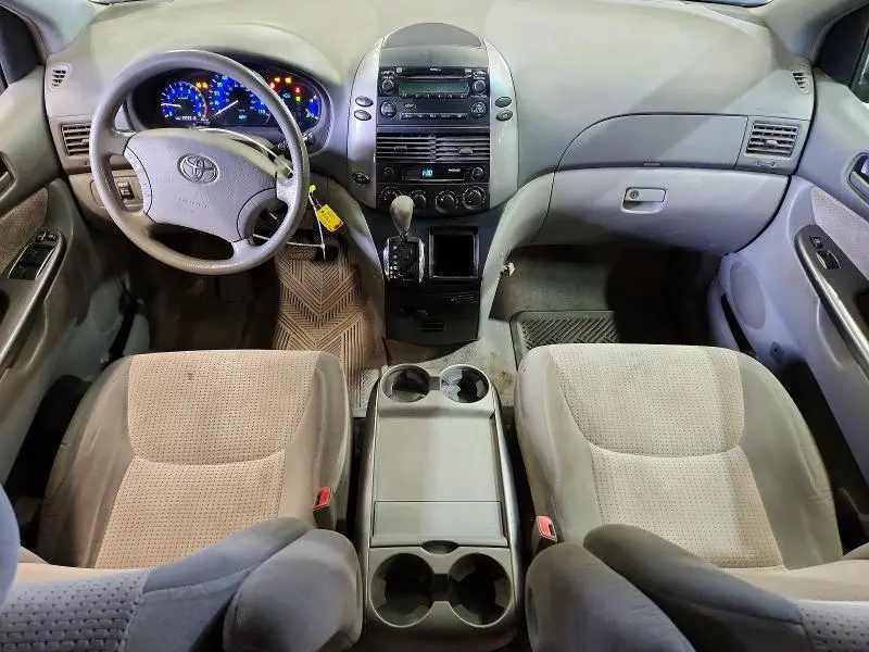 2010 TOYOTA SIENNA LE  