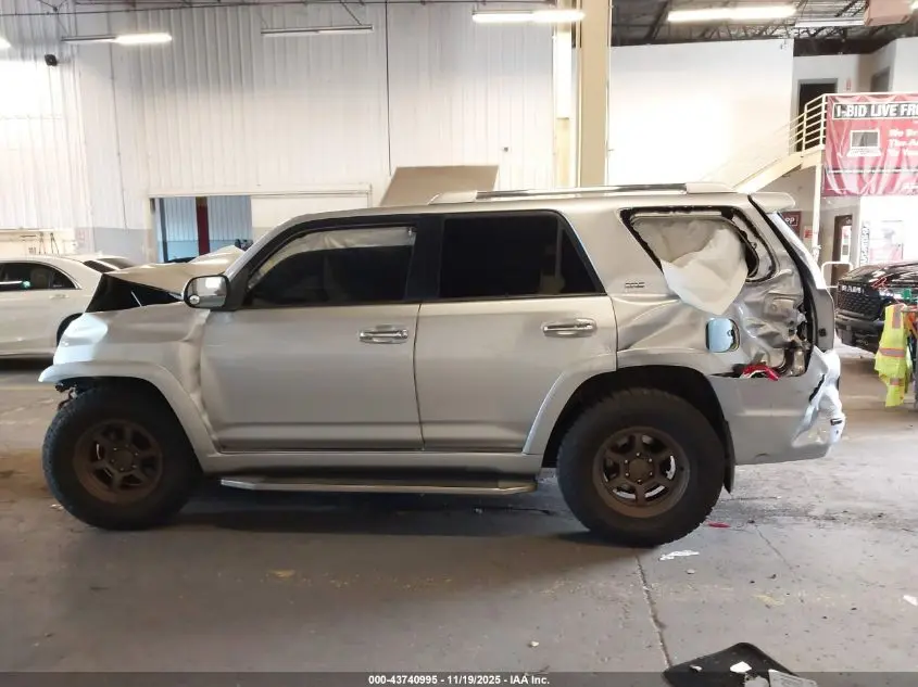 2013 TOYOTA 4RUNNER SR5