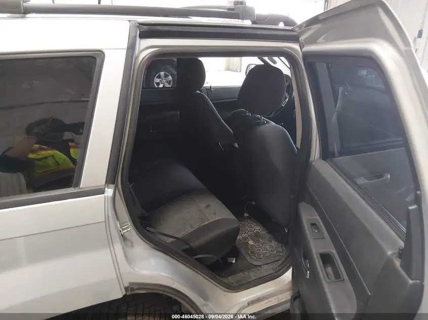2010 JEEP GRAND CHEROKEE LAREDO