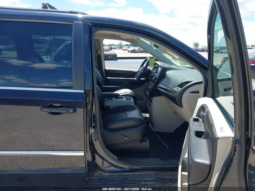 2011 CHRYSLER TOWN & COUNTRY TOURING-L