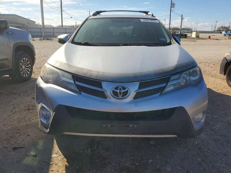 2015 TOYOTA RAV4 XLE  