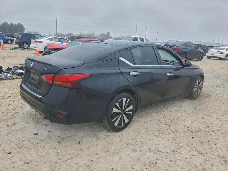 2021 NISSAN ALTIMA SL  