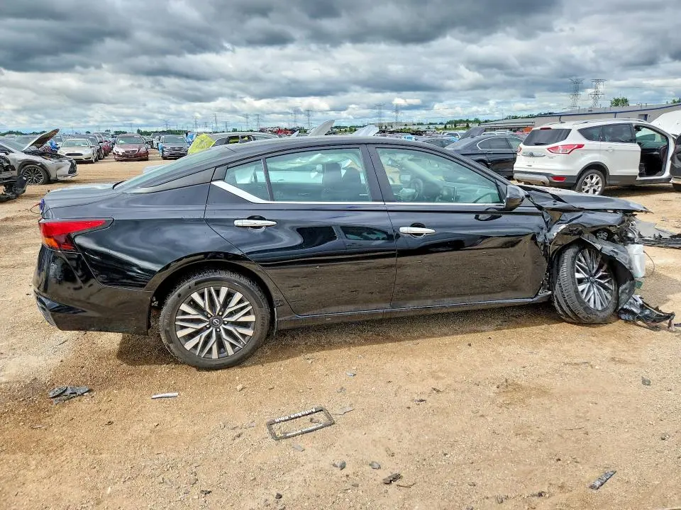 2023 NISSAN ALTIMA SV  