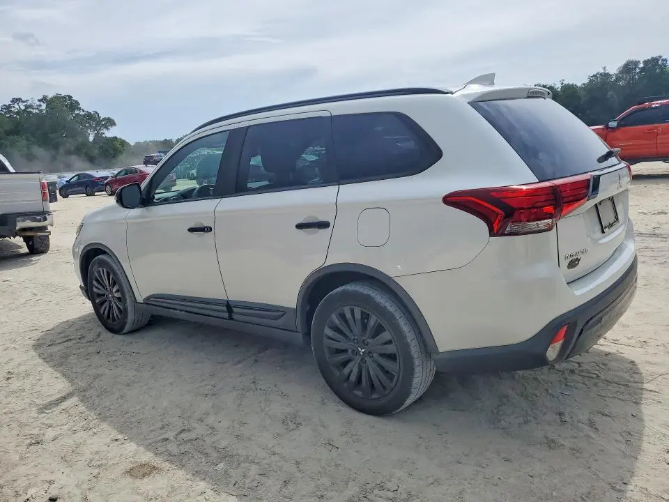 2020 MITSUBISHI OUTLANDER SE  