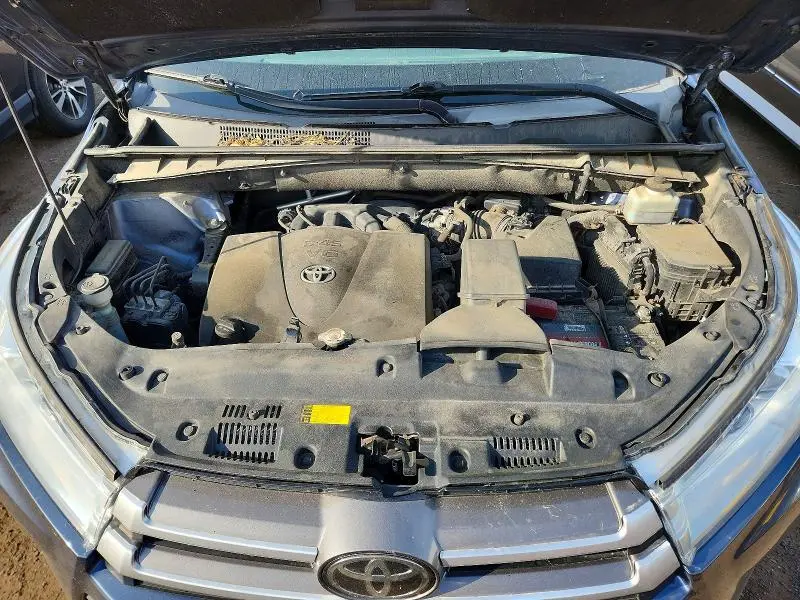 2018 TOYOTA HIGHLANDER XLE  