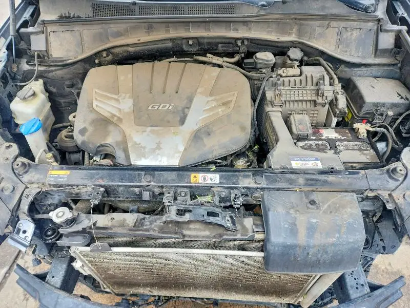 2017 HYUNDAI SANTA FE SE  