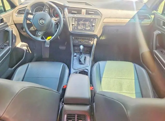 2020 VOLKSWAGEN TIGUAN SE  