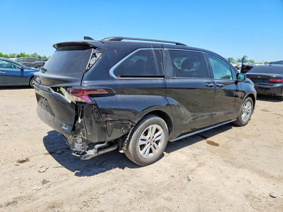 2025 TOYOTA SIENNA XLE 7-PASSENGER  