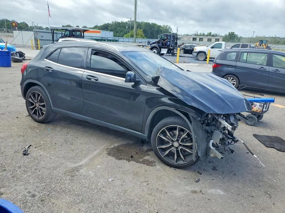 2017 MERCEDES-BENZ GLA 250  