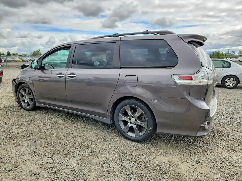 2015 TOYOTA SIENNA SPORT  