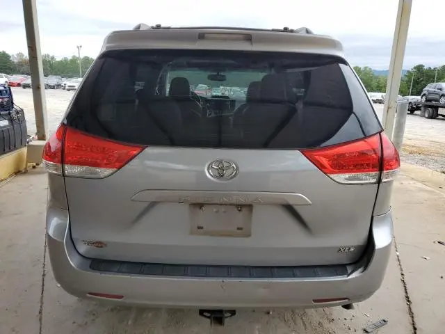 2012 TOYOTA SIENNA XLE  