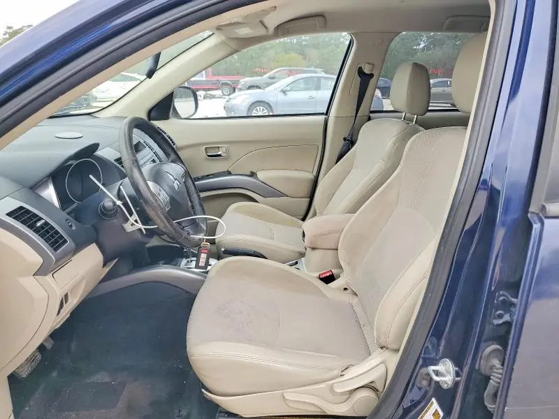 2010 MITSUBISHI OUTLANDER SE  