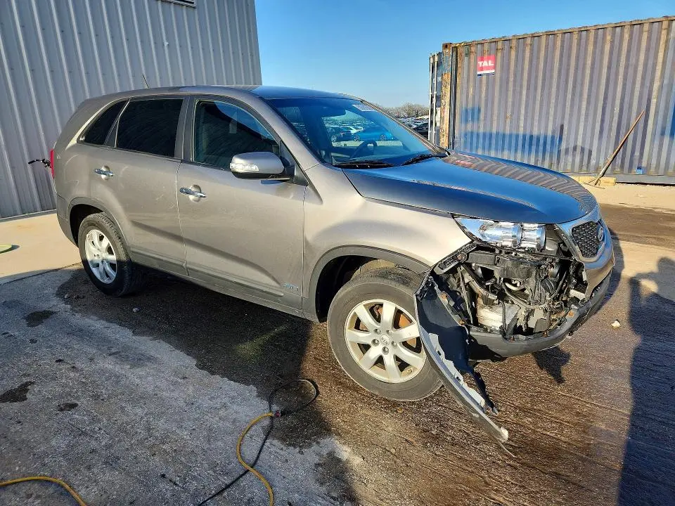 2013 KIA SORENTO LX  