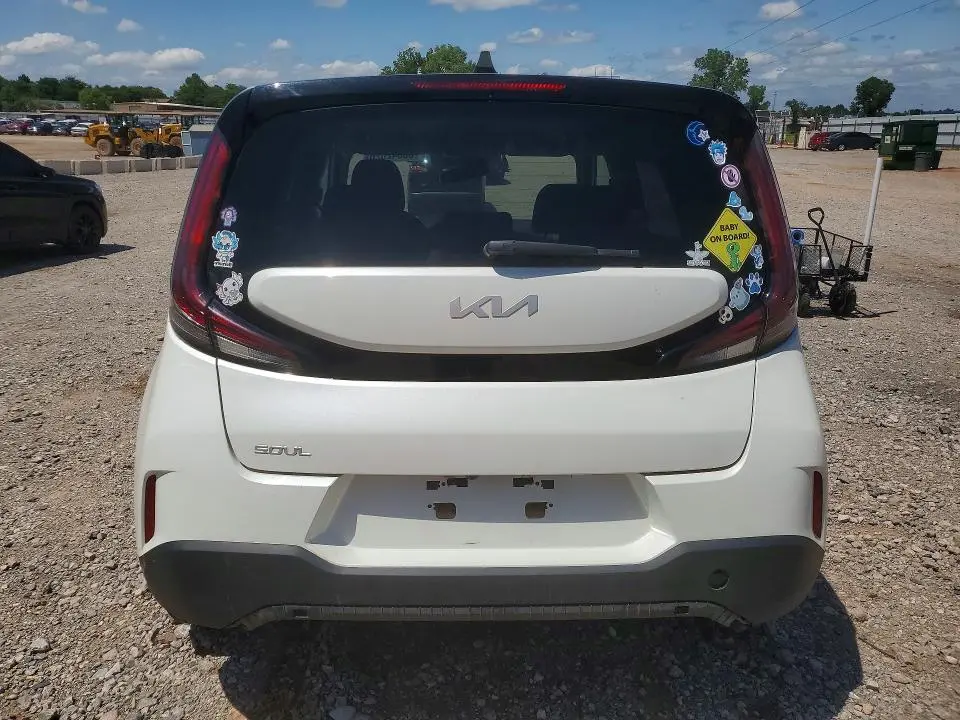 2024 KIA SOUL LX  
