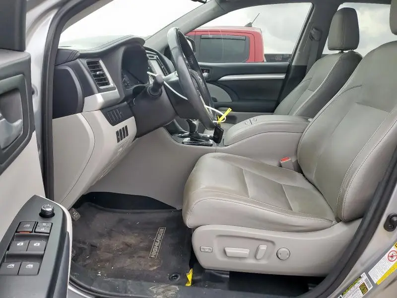 2015 TOYOTA HIGHLANDER XLE  