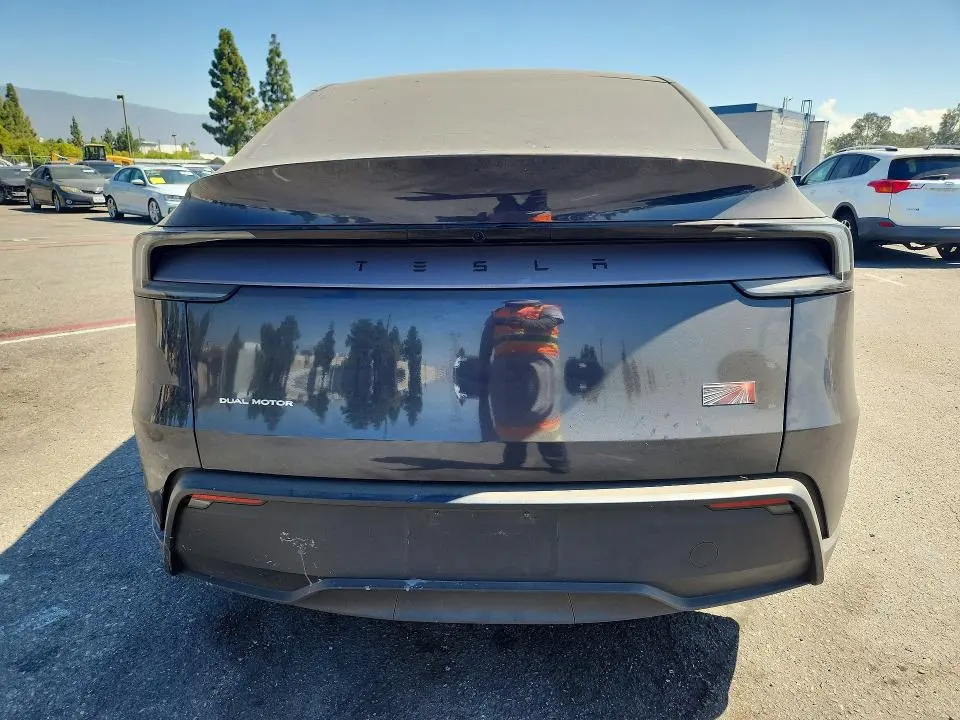 2026 TESLA MODEL Y   