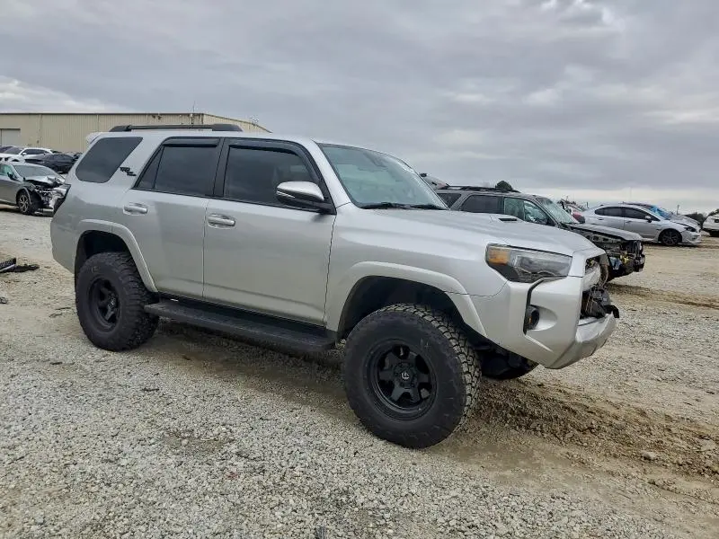 2020 TOYOTA 4RUNNER SR5/SR5 PREMIUM  