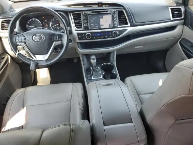 2016 TOYOTA HIGHLANDER XLE  