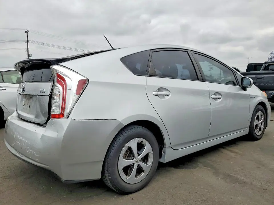 2015 TOYOTA PRIUS THREE  