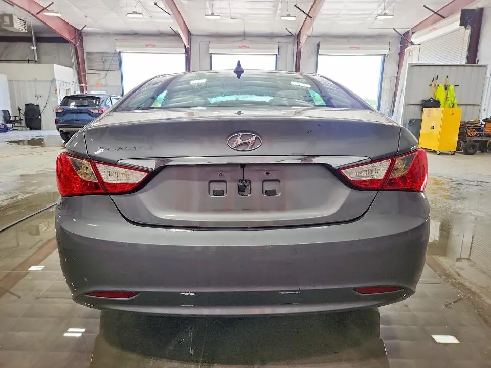 2011 HYUNDAI SONATA GLS  