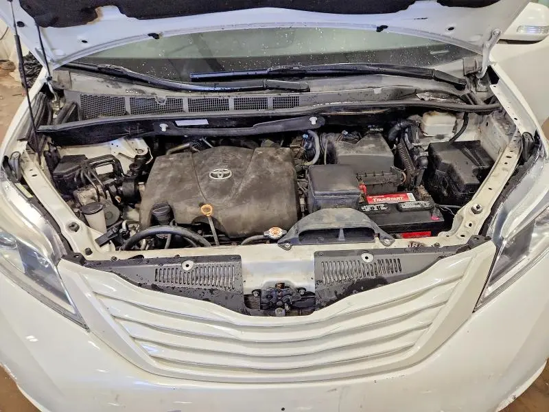 2017 TOYOTA SIENNA LIMITED PREMIUM 7-PASSENGER  