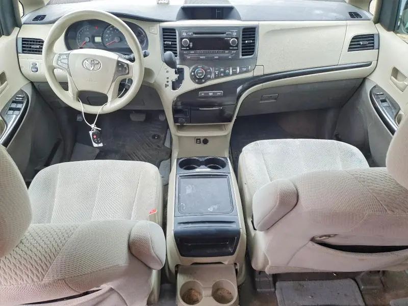 2014 TOYOTA SIENNA   