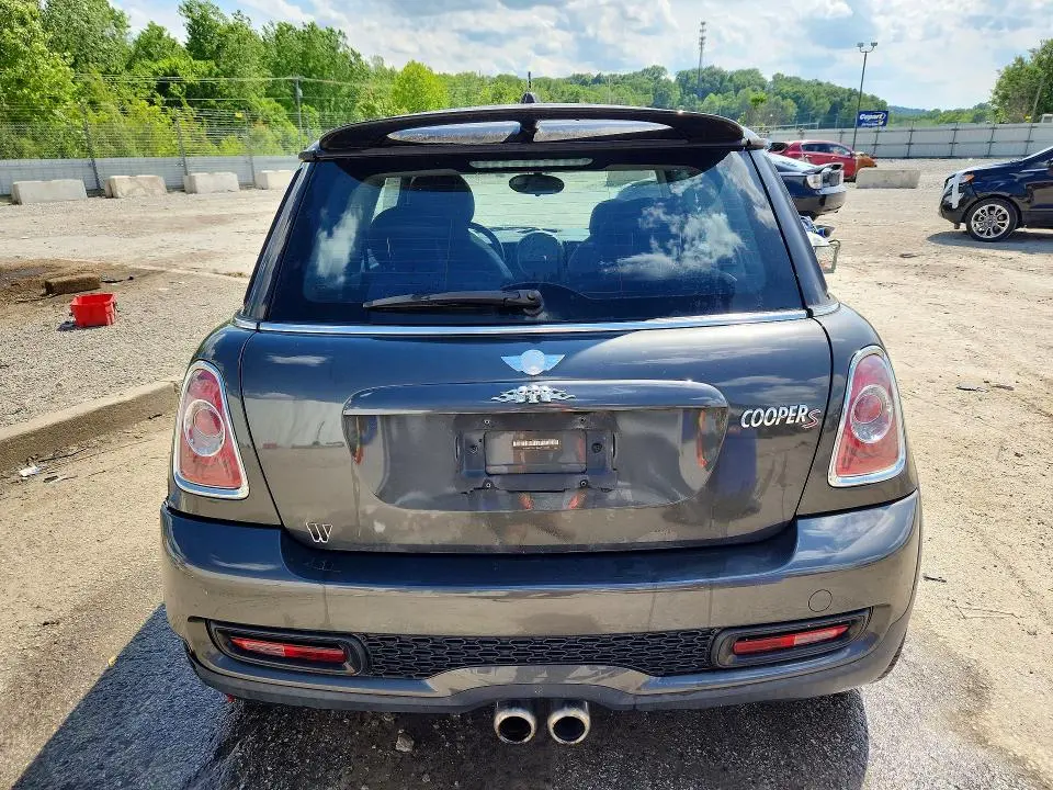 2011 MINI COOPER S  